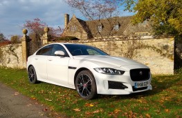 Jaguar XE, front static